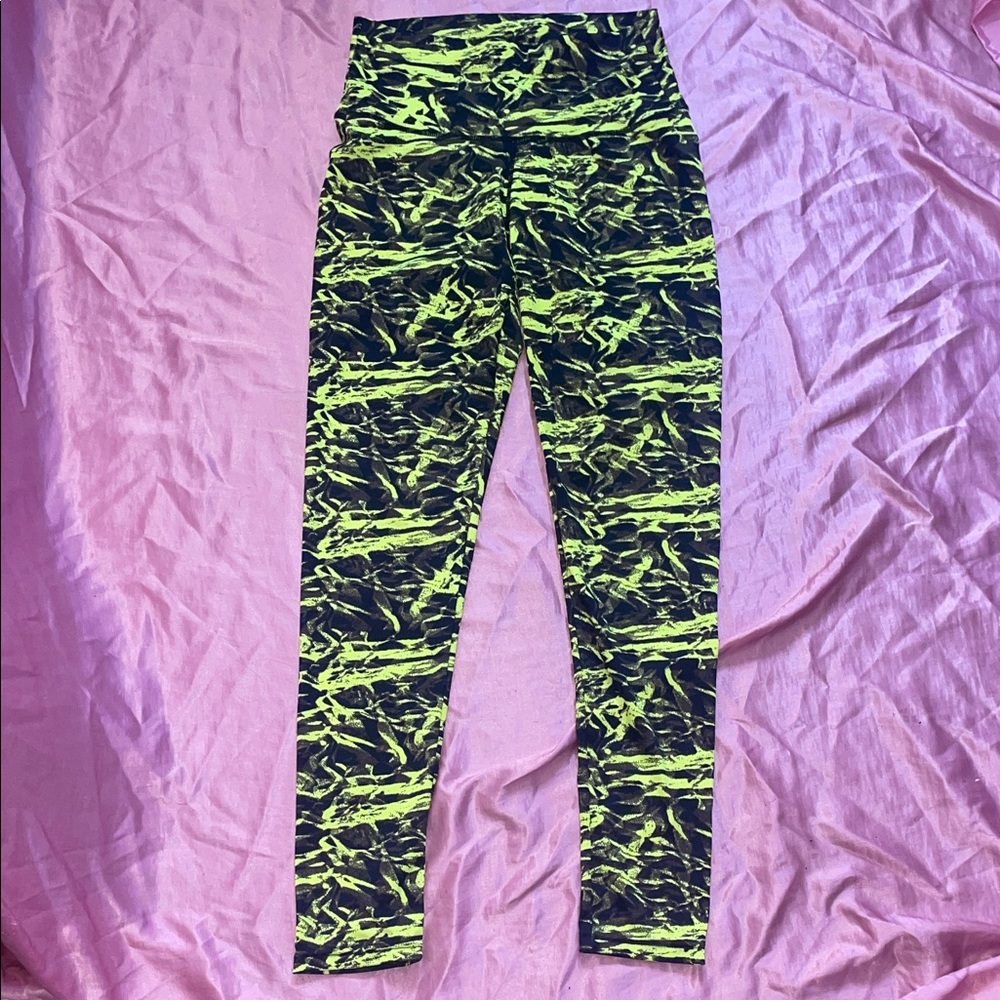 Fashion Nova Neon Leggings 🖤
